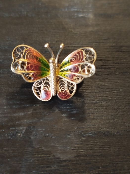 Продам брошь серебряная с позолотой