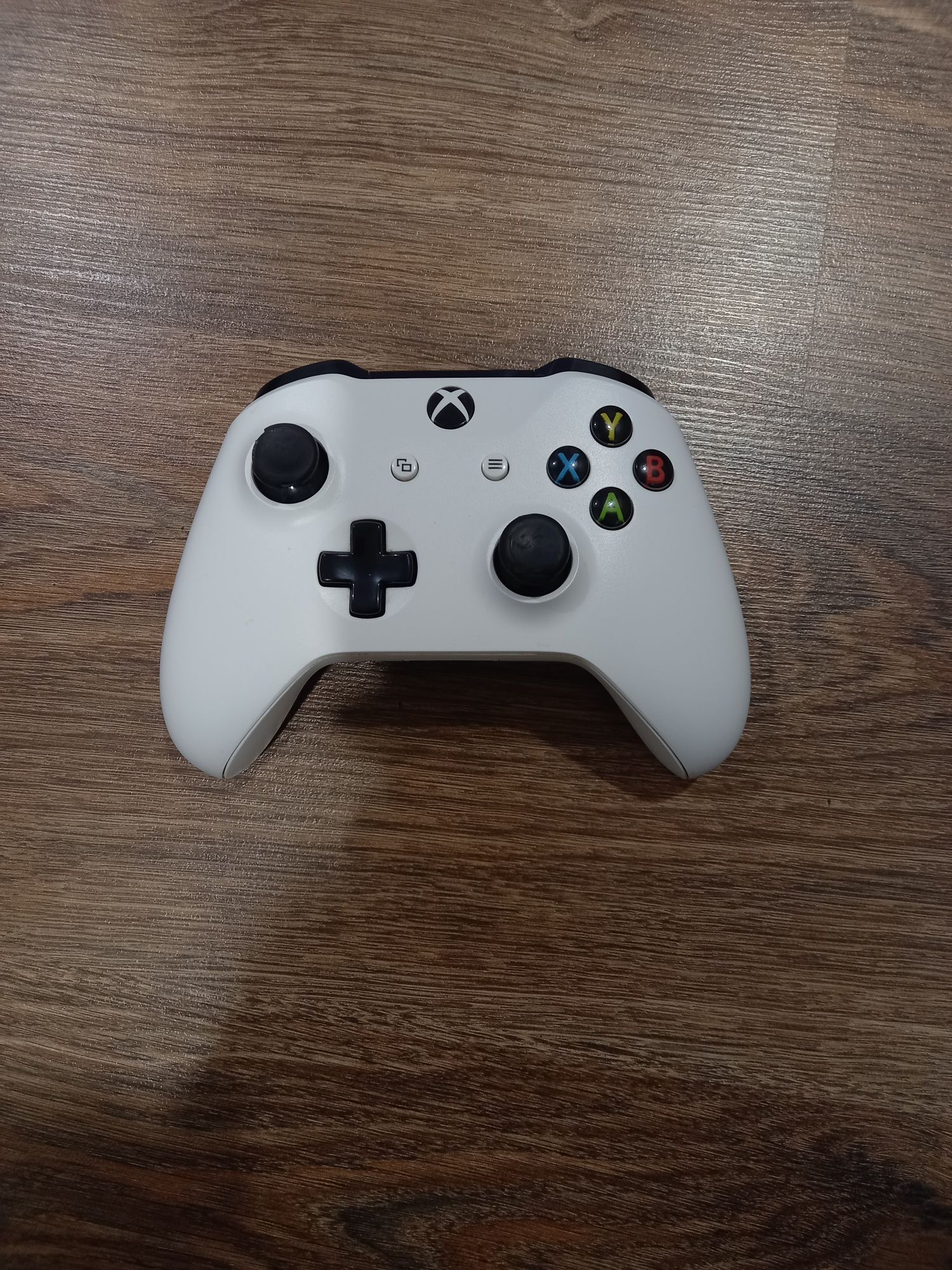 Xbox one s 1 tb 450+ ігор