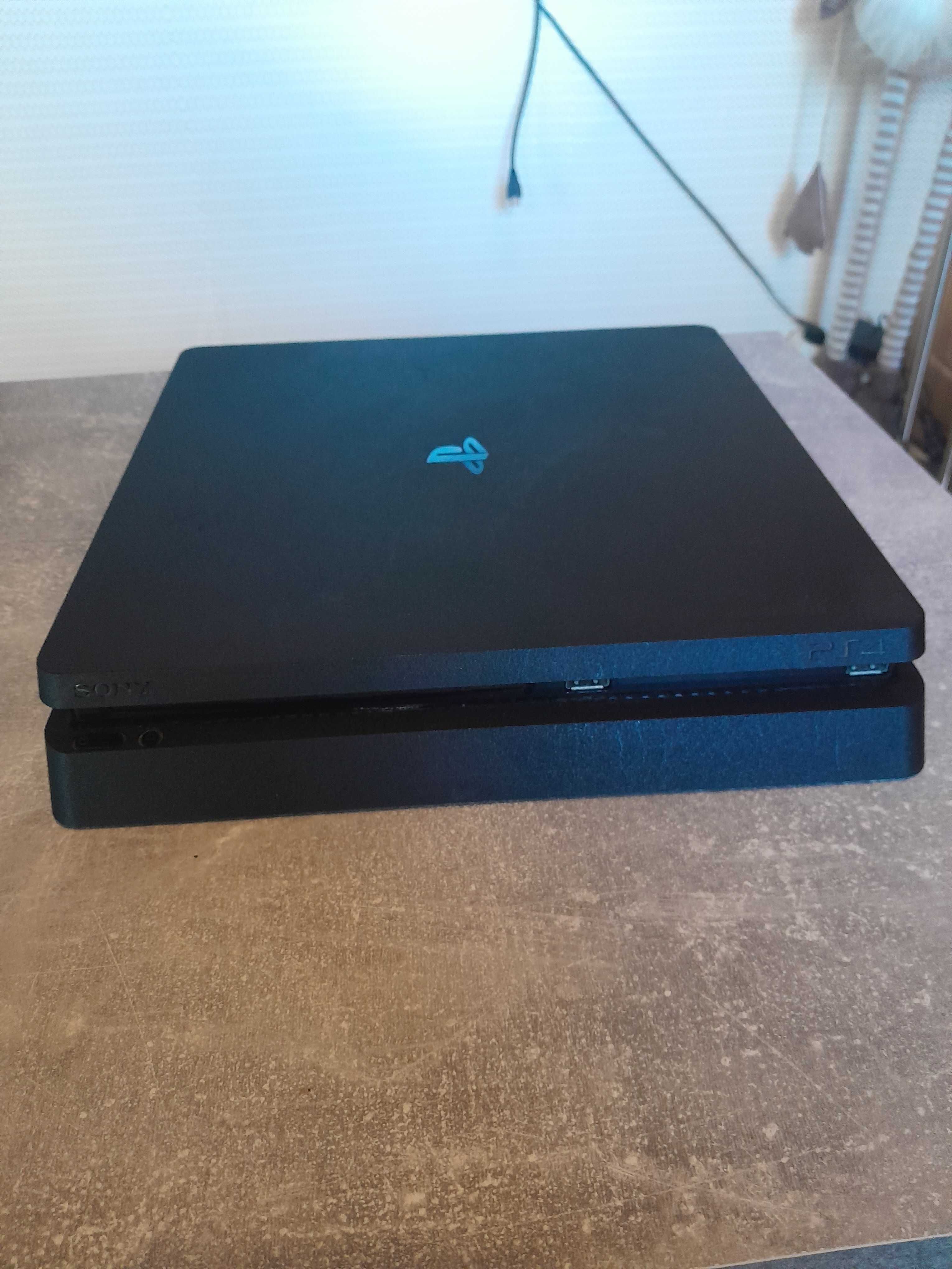 Playstation 4 slim