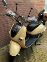 SkuterRetro  50cc czterosuwowy