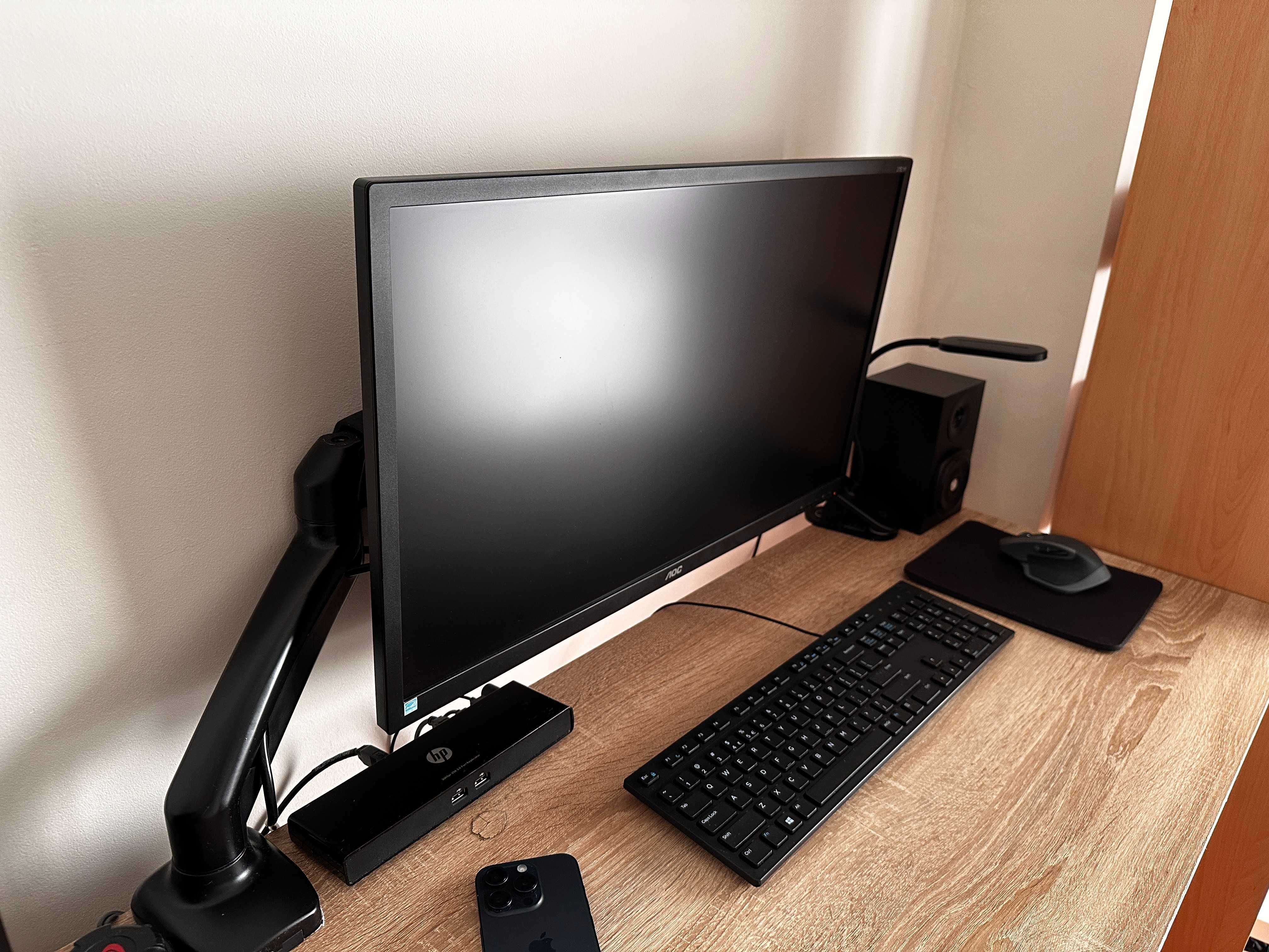 LED IPS Monitor AOC 27 Cali  / Flicker Free / super stan.