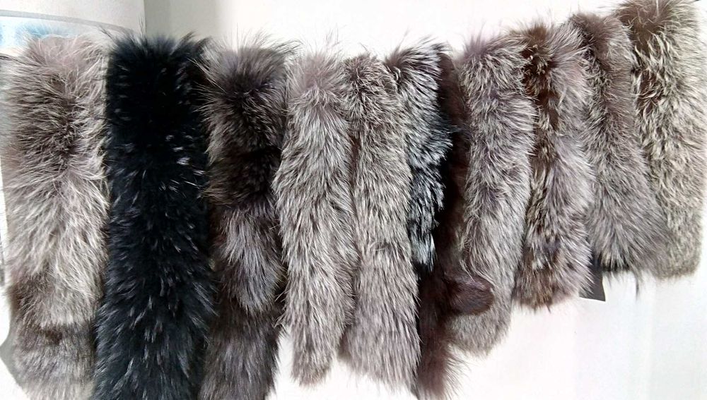 Меховой воротник.