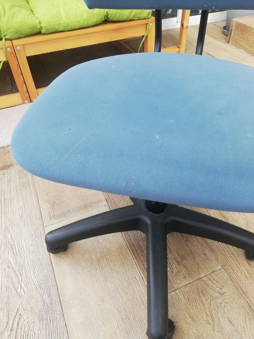 Krzesło do biurka, krzesło obrotowe za darmo