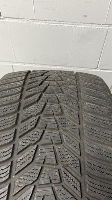 Jedna opona Hankook 245 40 r18 97 V produkcja: 24 tyg. 2022