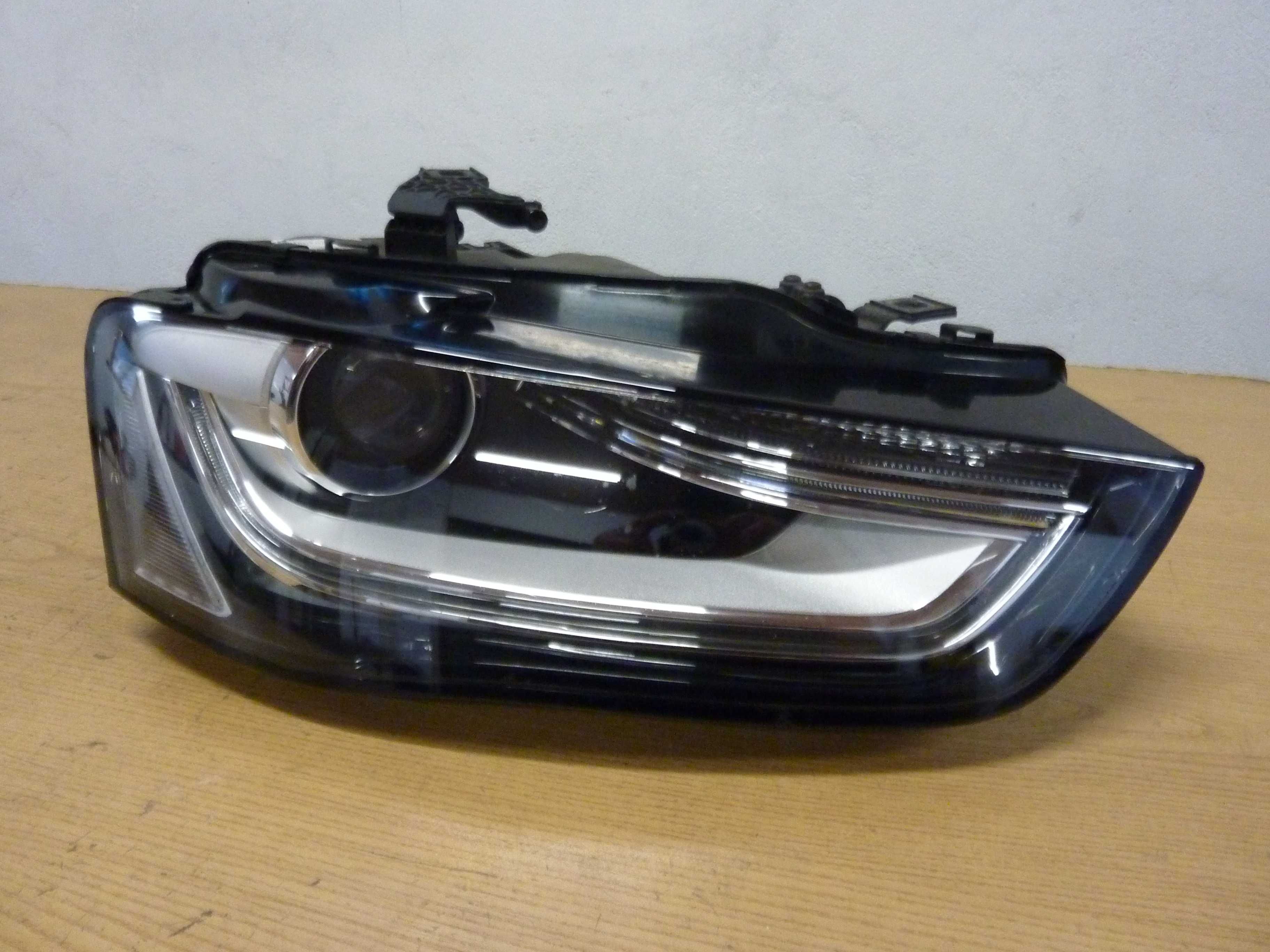 AUDI A4 B8 lift LAMPA PRAWY PRZOD xenon nieskręt. 8K0.941006C ładna