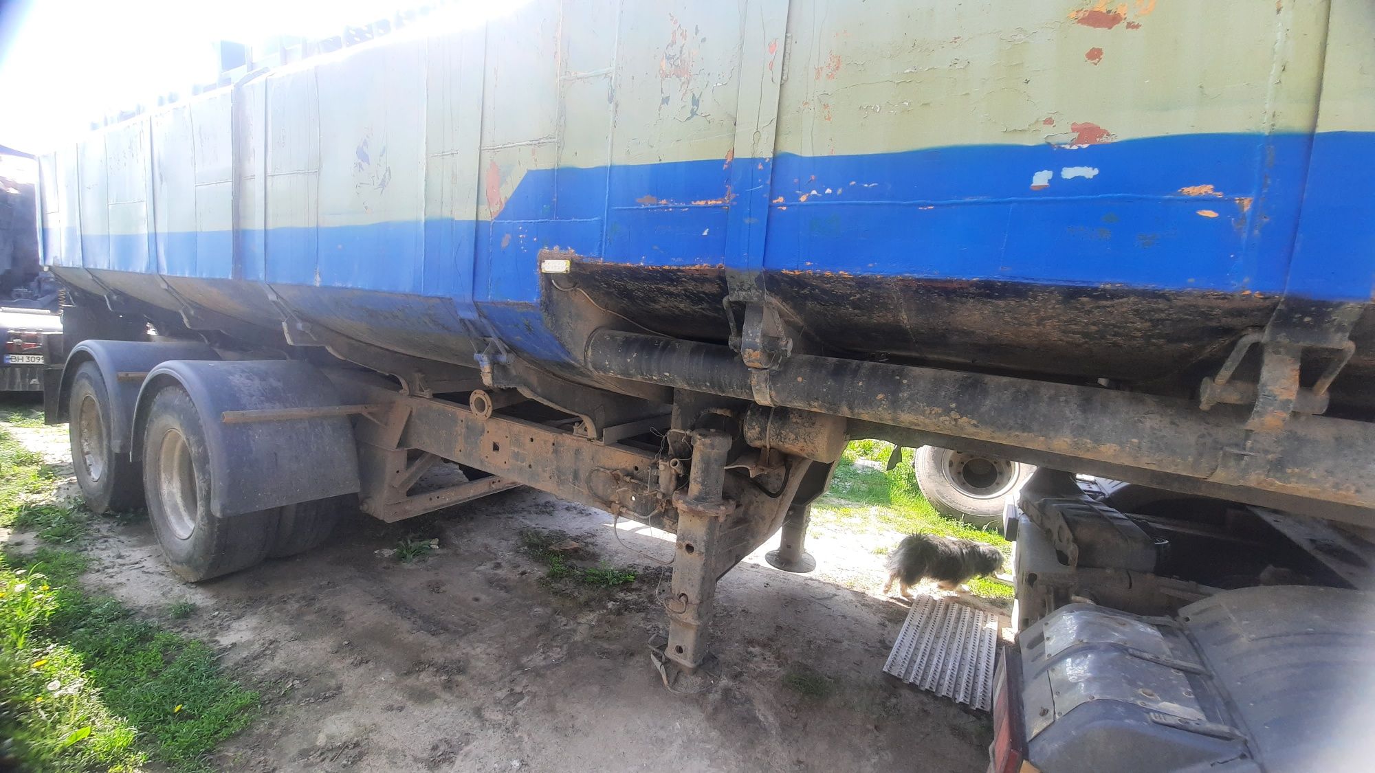 Полуприцеп, напівпричіп цистерна  ЧМЗАП ТЗ-22