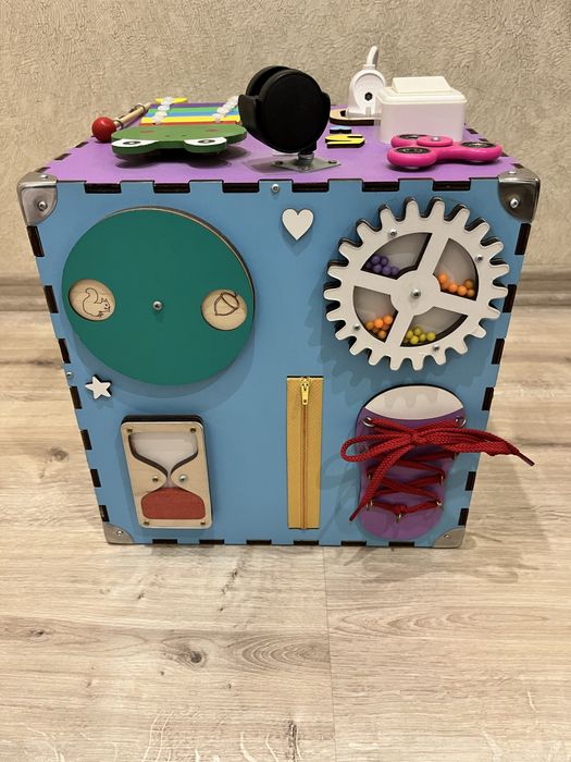 Бізікуб дитячий 30*30*30 розвиваючий бізіборд для дітей куб іграшка