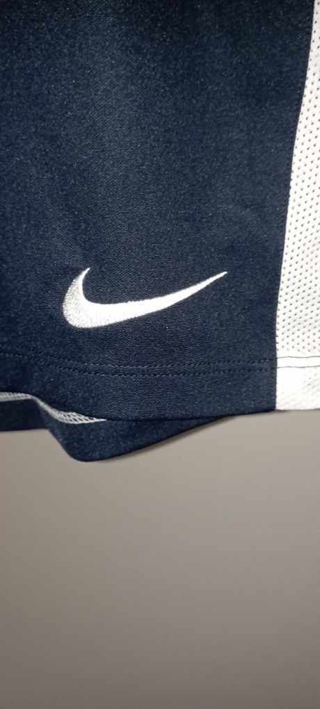 Nike spodenki sportowe dla chłopca r.M