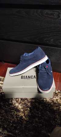 Sapatos marca BIANCA ocasionais estilo sapatilha tamanho 41