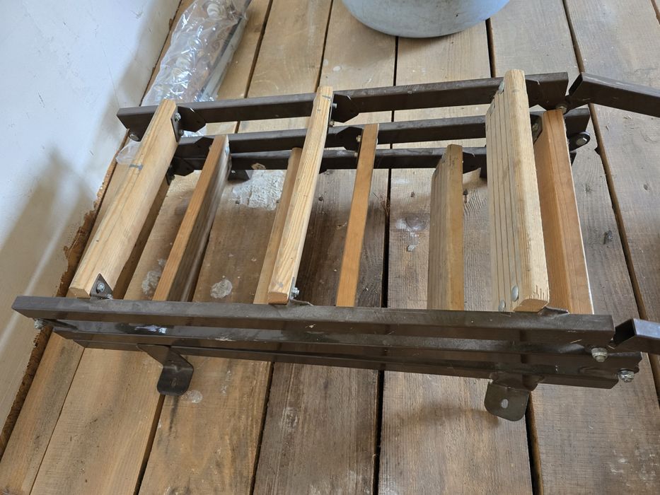 Металева складна драбина, сходи на горище