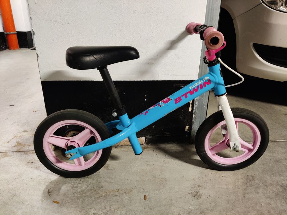 Rowerek biegowy dla dziewczynki (2-3 lata)