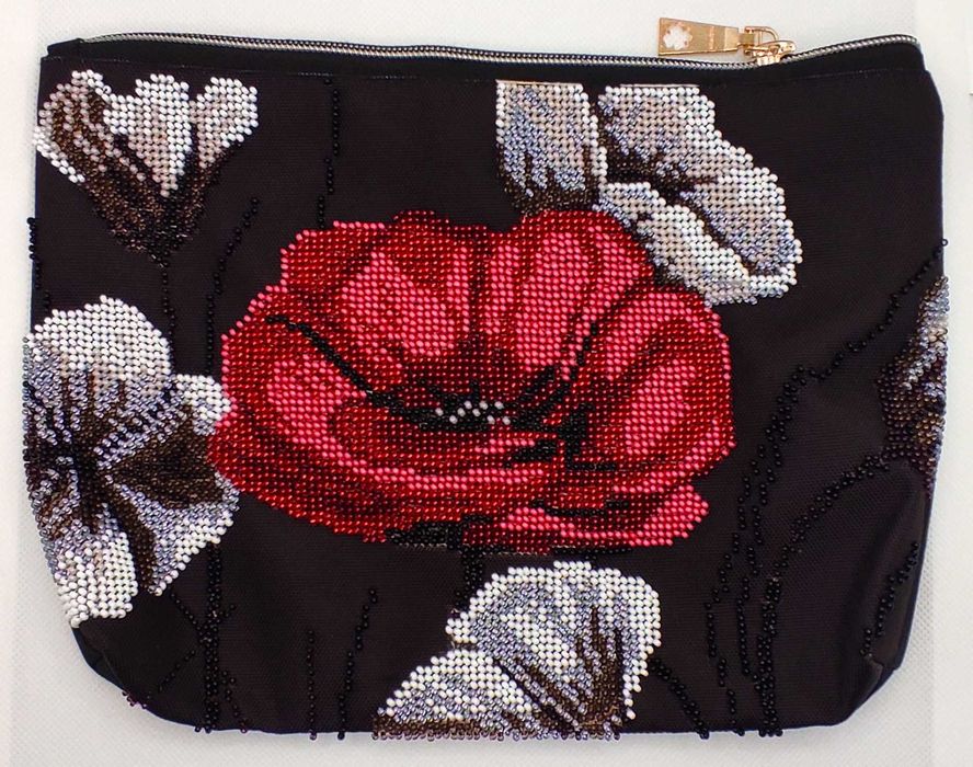 Косметичка вишита бісером