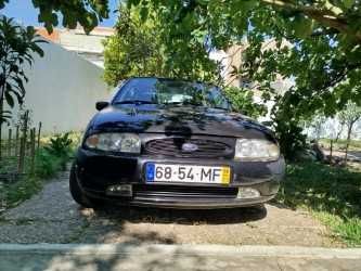 Vende-se carro Ford Fiesta impecável ,barato .
