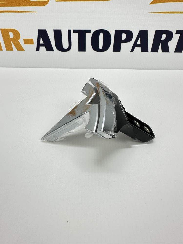 Значок лого передний Tesla Model X
1047884-00-D