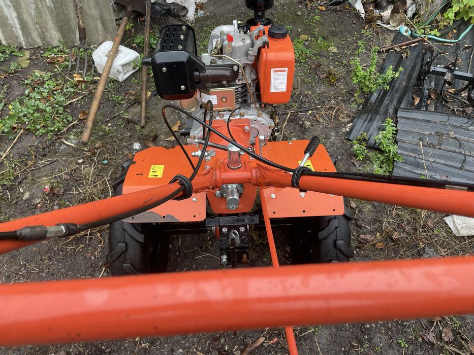 Продаю мотоблок дизельний на 9 лс