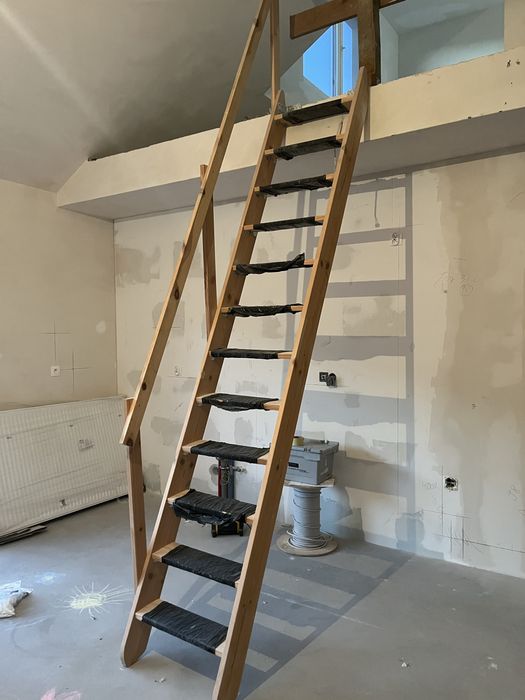 Solidne schody budowlane