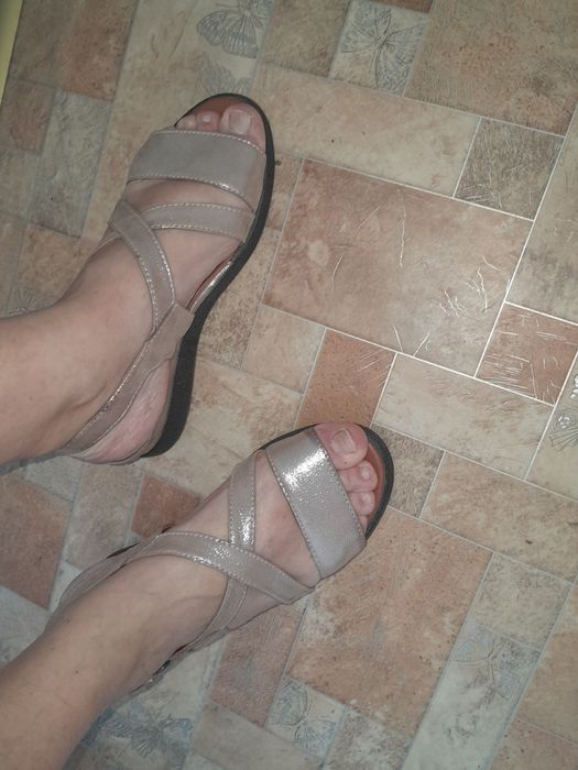 Шкіряні сандалі 39р.