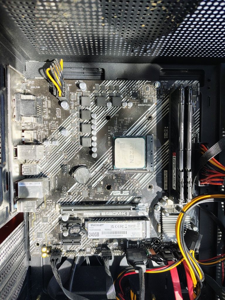 Процесор ryzen 5700x3d комплект asus prime b450m-k2 та 16 ГБ 3600