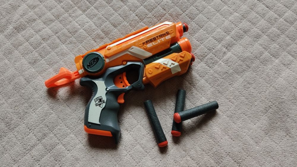 Nerf Firestrike + 12 strzałek