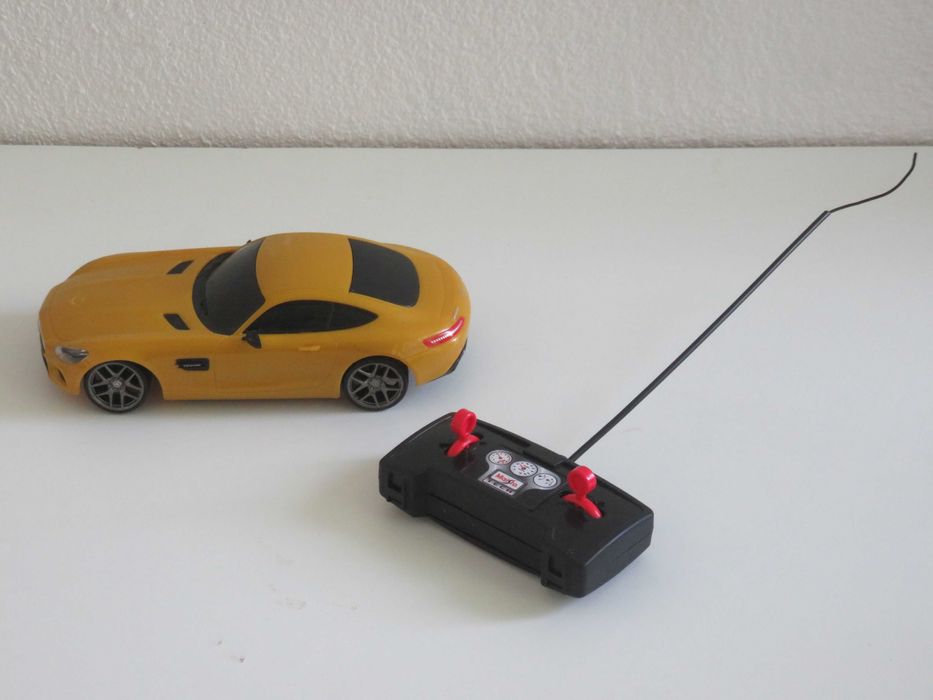 Brinquedo: Mercedes com Comando