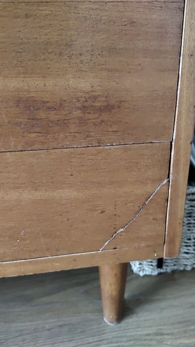 Komoda PRL szuflady na nóżkach
