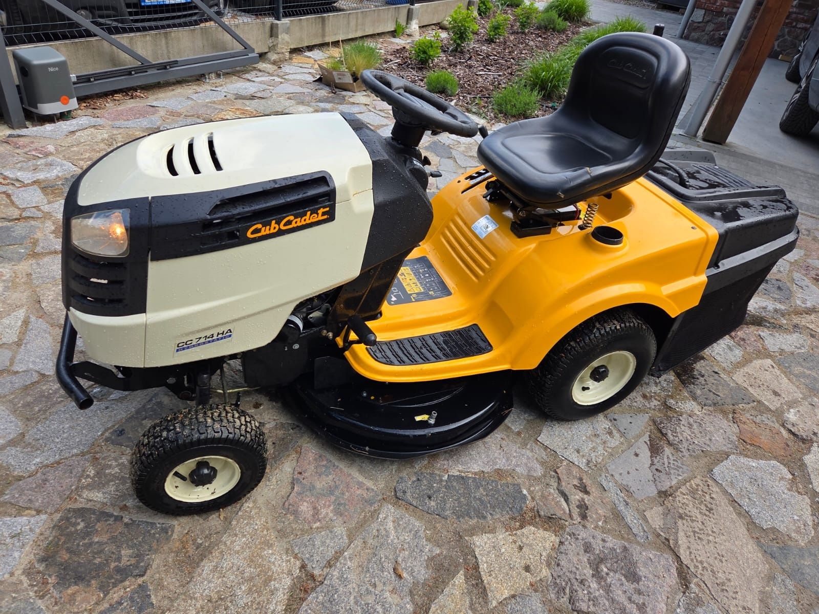 Cub cadet CC714HA