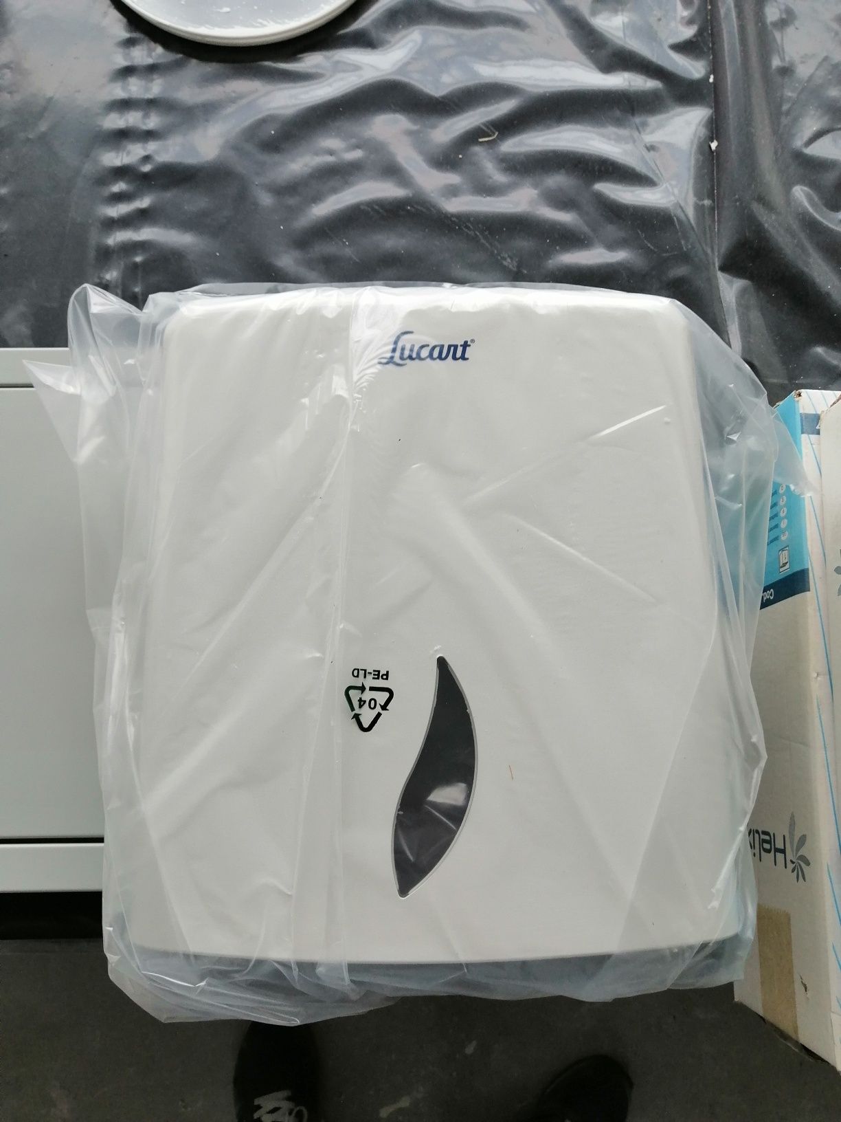 Dystrybutor ręczników papierowych Lucart Helix