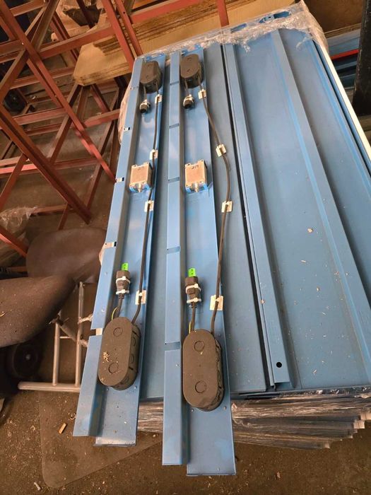 Regały sklepowe, metalowe, duże, dwustronne.300 zł/mb