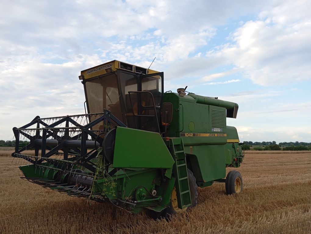 Продам комбайна Джон дір