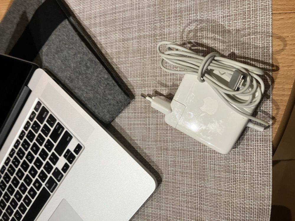 Ноутбук Макбук MacBook Pro 15