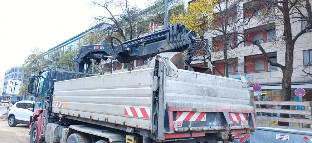 Iveco 6x4 com grua hiab 232 e bascula