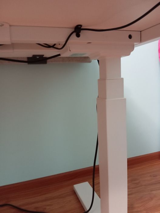 Nowe biurko elektryczne e model