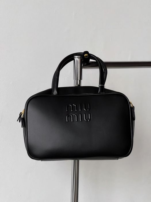 Трендова сумка Miu Miu Top Handle в кольорах