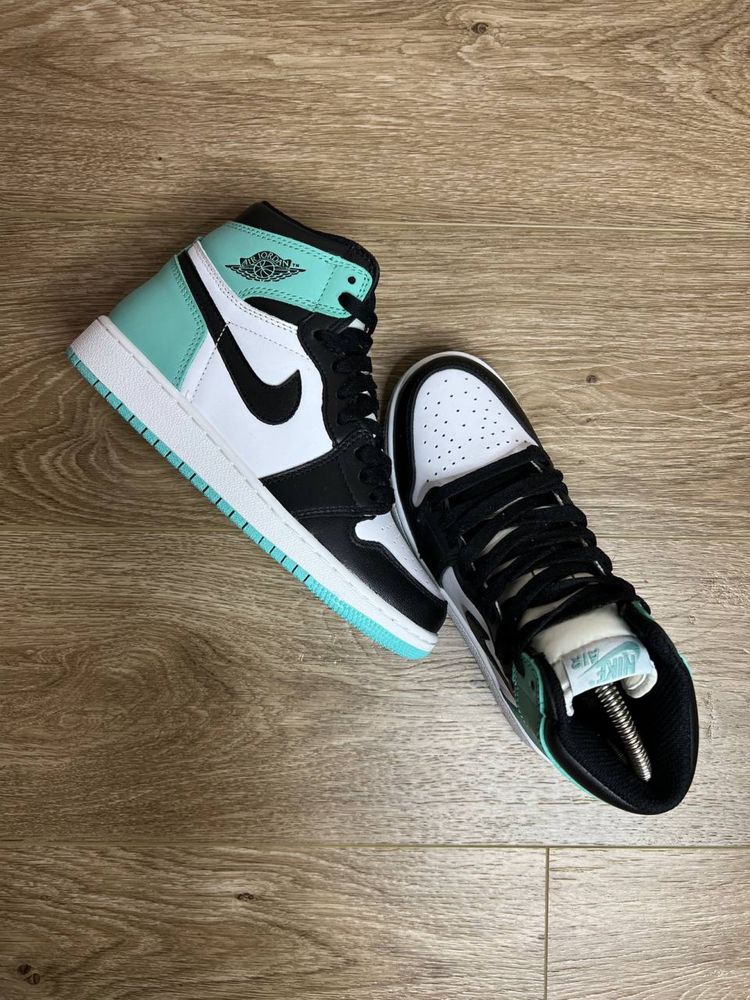 Продам БОМБЕЗНІ жіночі кросівки Nike Air Jordan 1 Mid “Tiffany Igloo”