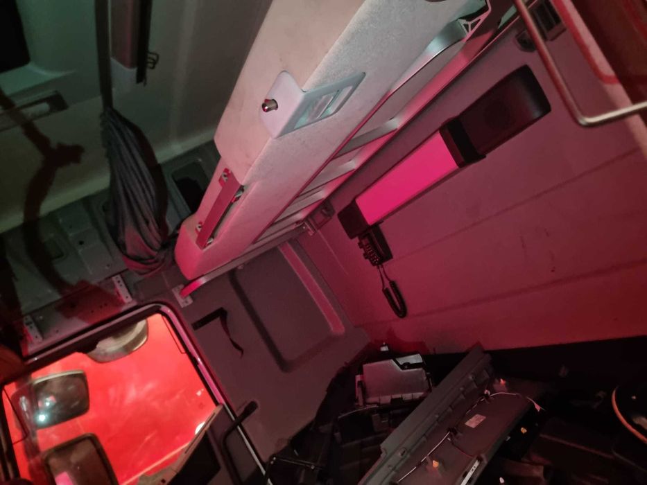 Peças cabine T520 Topline