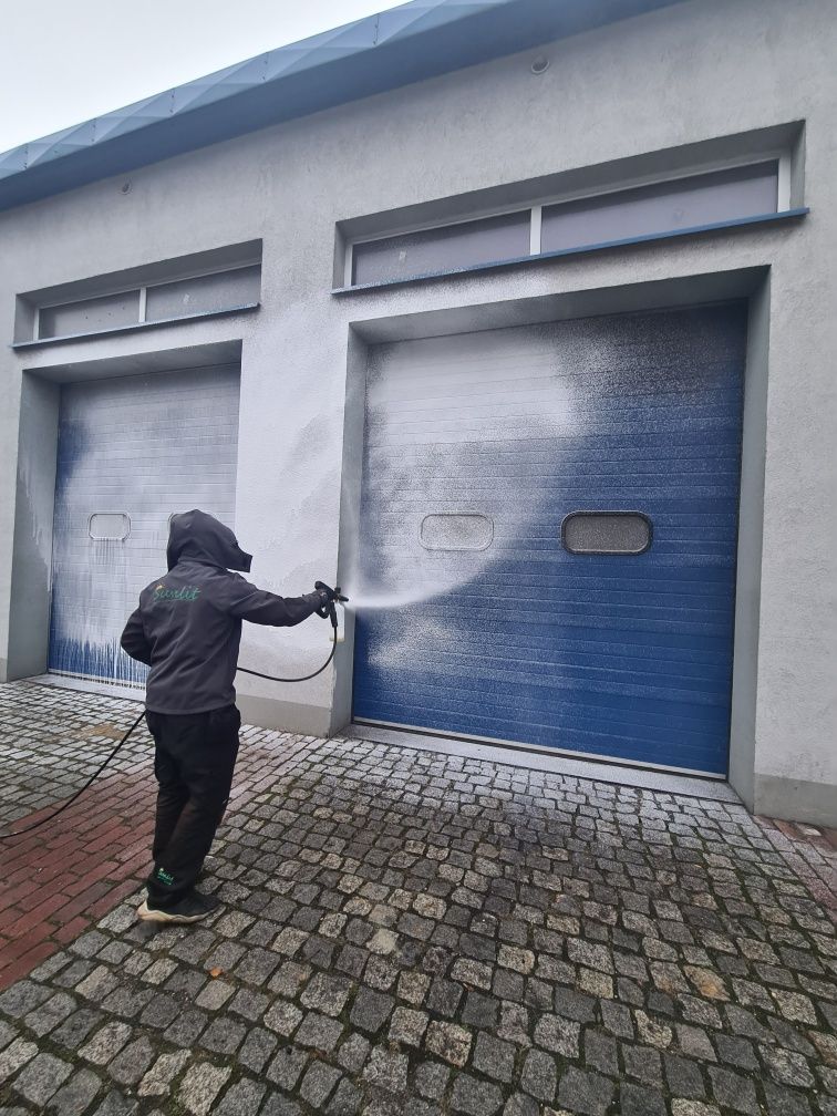 Profesjonalne mycie paneli fotowoltaicznych i dachów