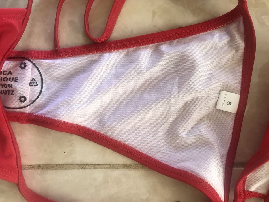 Продам раздельный красный купальник S