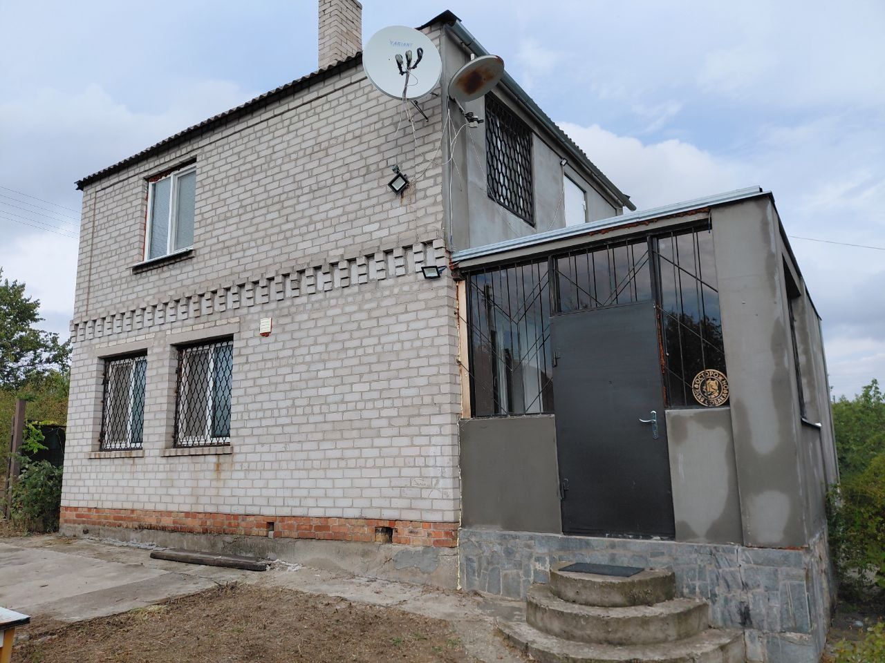 Продам двухэтажную жилую дачу с. Каменное ( Вольнянский район)