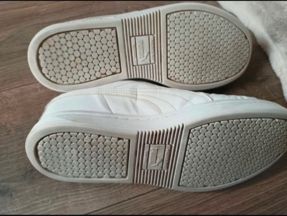 Białe buty sportowe sneakersy męskie Puma Court 42