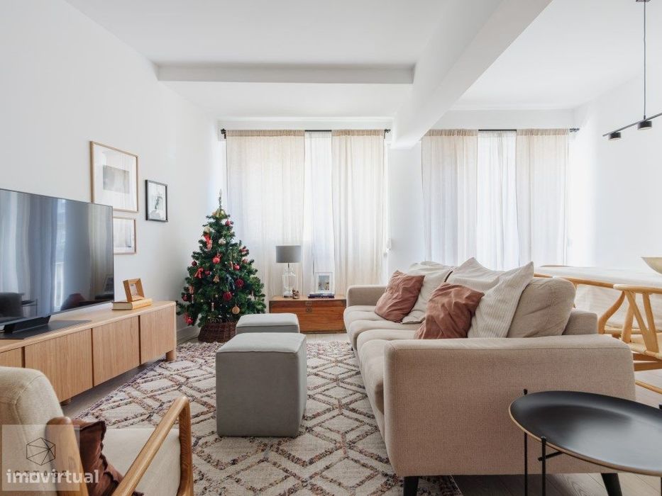 Apartamento T3 com garagem em Campolide