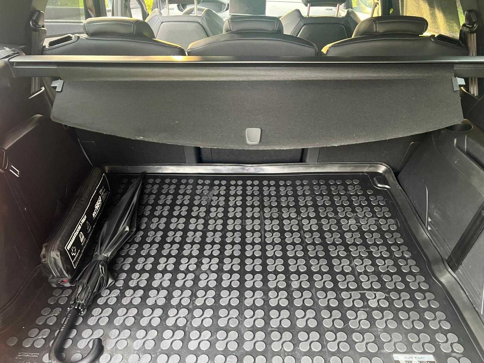 Peugeot 5008 GT Black packh 180 EAT8 + 7 lugares AHK