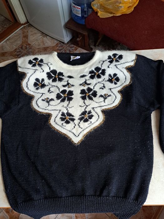 Жіночий светр,..