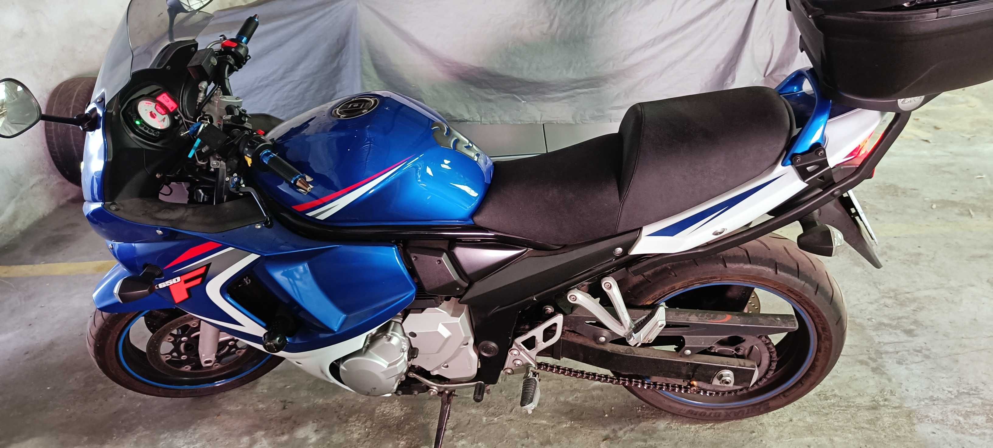 Suzuki GSX 650F muito bem estimada