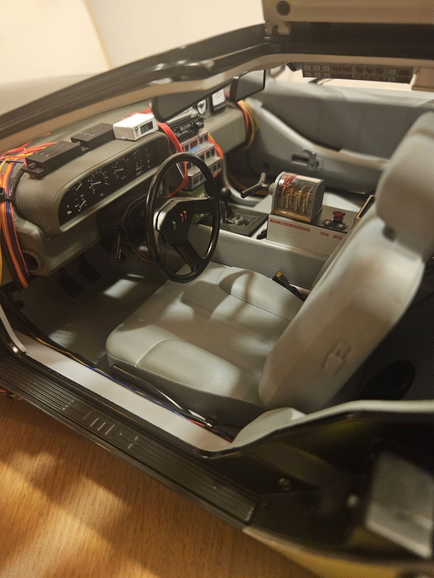 Carro delorean Regresso ao Futuro | escala 1:8