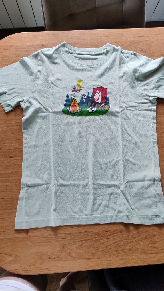 T-shirt letni koszulki Nike 152/158