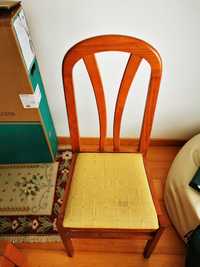 Cadeira de madeira - usada