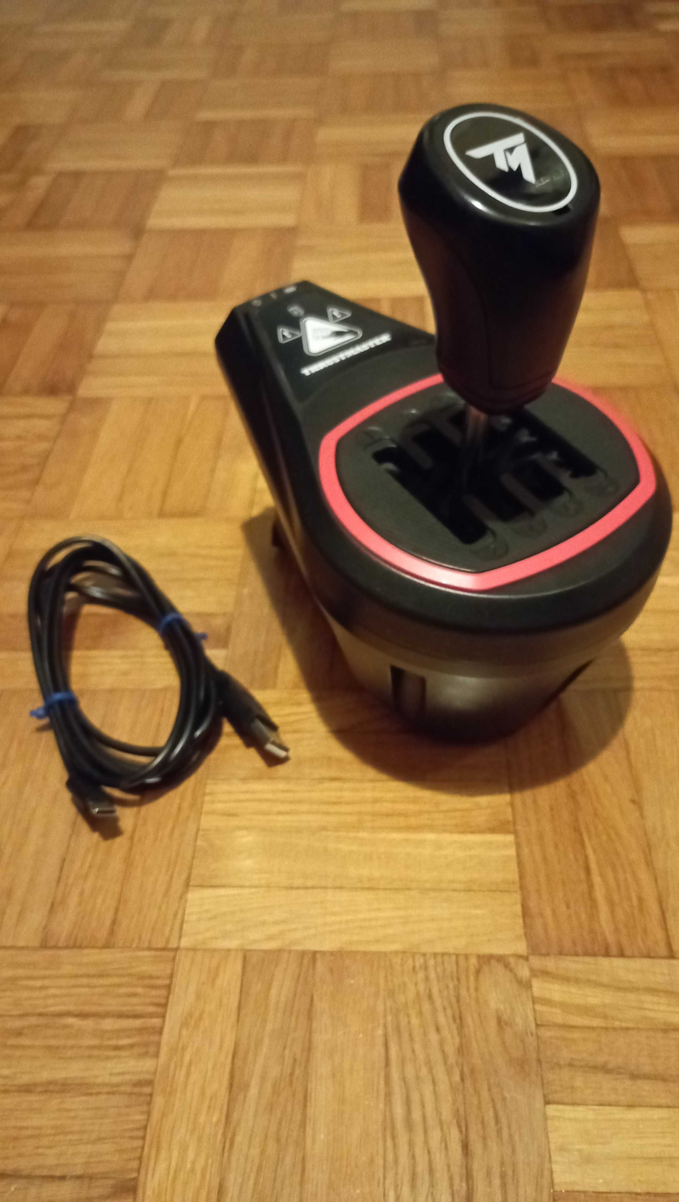 Thrustmaster Tmx + Thrustamster Th8s