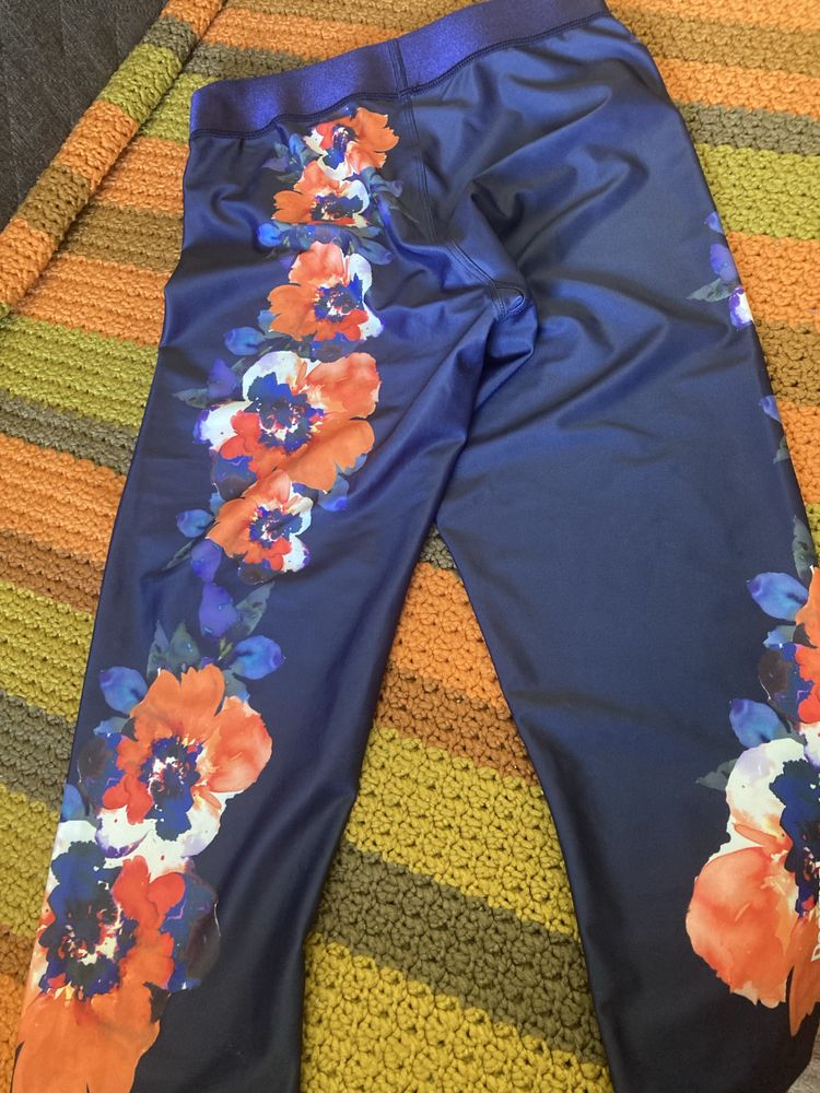 Jak nowe! Super! Desigual S leginsy 3/4 - piękny wzór w kwiaty