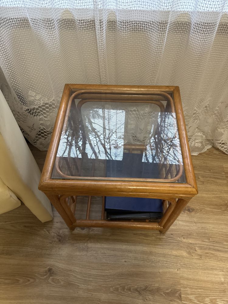 ZESTAW MEBLI RATTAN  Nocny stolik  lampa podłogowa stolik kawowy