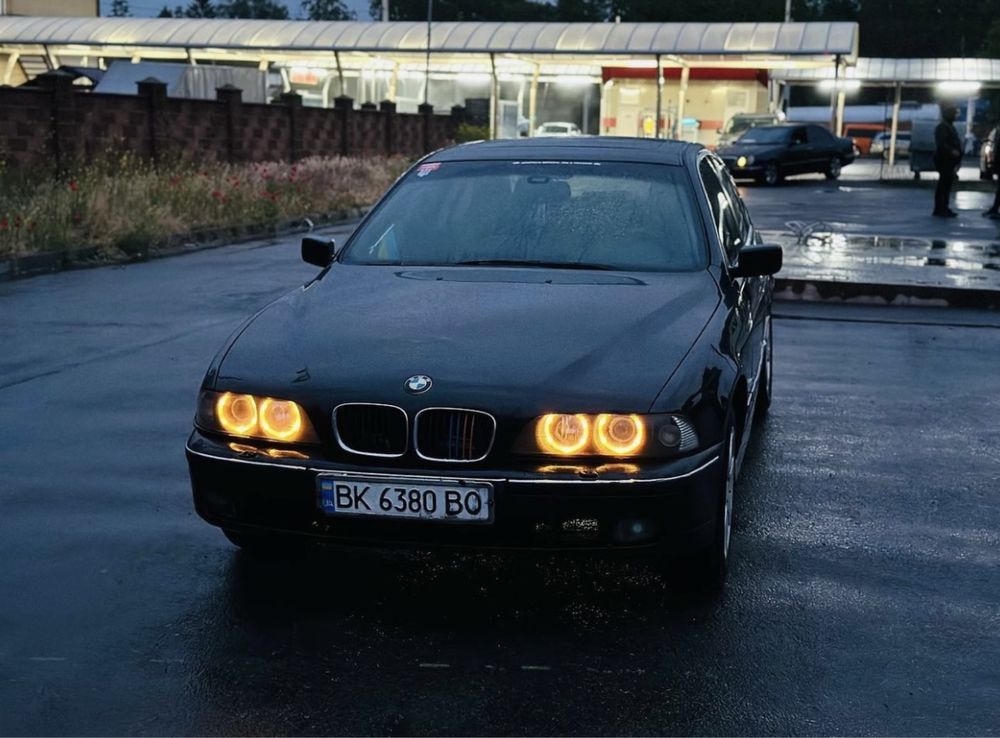 BMW E39 523i 1997 року